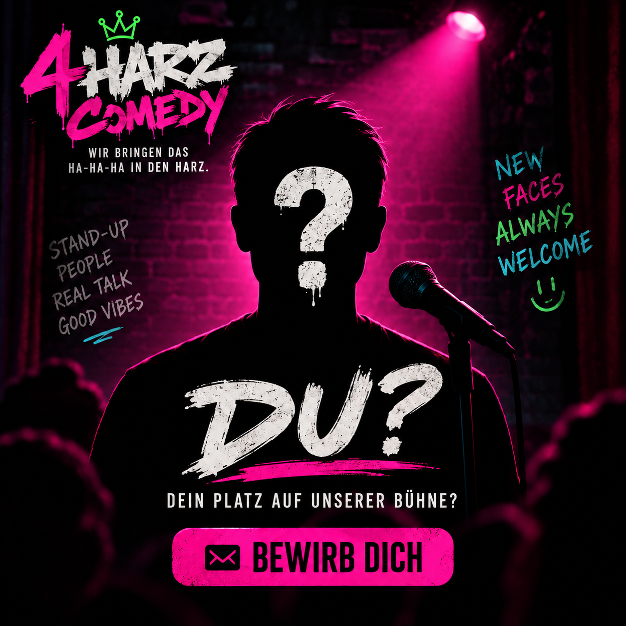 Stilisierte Person mit Fragezeichen vor einem Mikrofon und dem Aufruf DU?